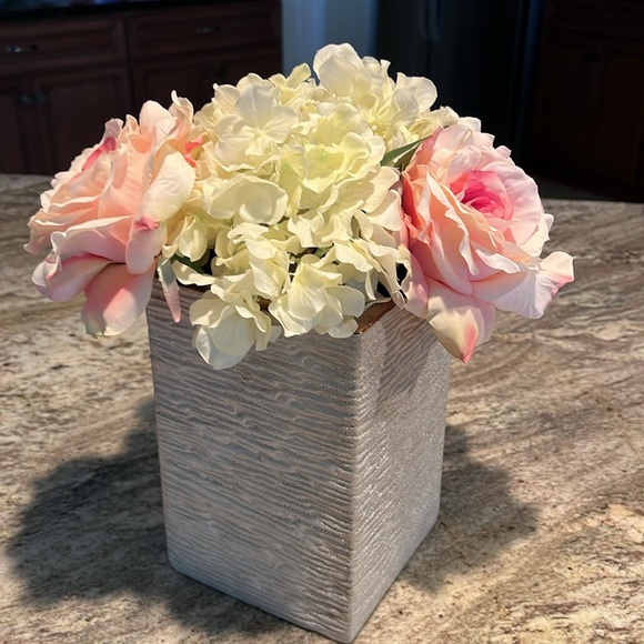 Other - Gorgeous silk flower arrangement with vase.